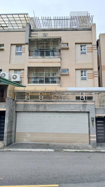 小港森林公園8米大面寬雙車墅｜高雄市小港區松富街