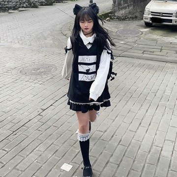 ♡ 𝑪𝒉𝒊𝒄 𝒖 ♡新款個性動漫印花寬鬆馬甲背心女疊穿馬甲無袖學生潮流外穿女ins