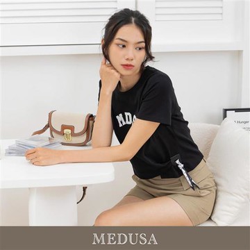 現貨【MEDUSA 曼度莎】字母絲巾綁結造型Tee（M-XL）｜女休閒上衣 女T恤