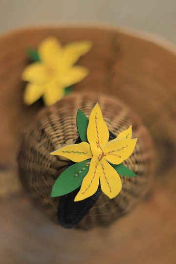 真皮系列 | 原創設計 全手縫 | 百合 | 髮夾 發飾 |