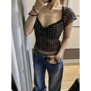 ♡ 𝑪𝒉𝒊𝒄 𝒖 ♡大碼胖mm法式飛飛袖格子v領T恤上衣女夏新款甜美蕾絲花邊別緻小衫
