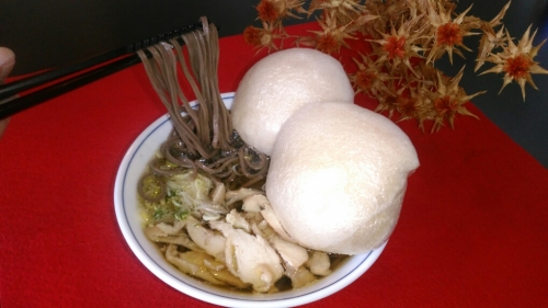 まる梅 温かい肉そば（生麺）と新食感の泡麩（焼麩）  生そば（約150g）×3人前セット！