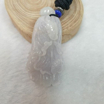 逸品軒~天然翡翠A貨-Z6484-白菜墜子長47.1mm寬27.3mm厚16.3mm