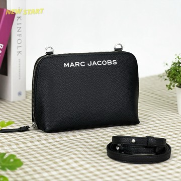 【New START精品服飾-員林】現貨 Marc Jacobs MJ 荔枝紋 經典字母 貝殼包 斜背包