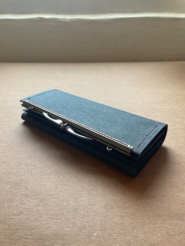 - 紙皮革口金長夾 /-*黑* 2025新品*素食紙皮革