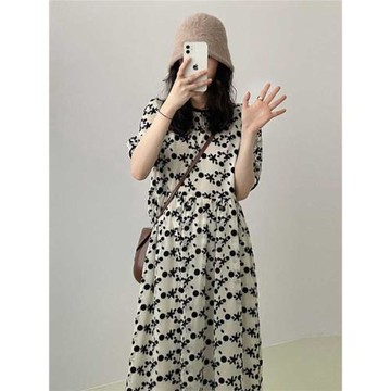 港風復古泡泡袖碎花裙女2025年夏季新款褶皺長裙寬松溫柔風連衣裙