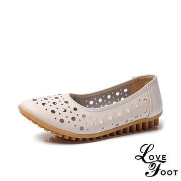 【LOVE FOOT 樂芙】真皮透氣縷空洞洞舒適軟底豆豆鞋 米