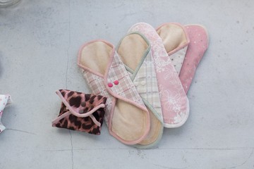 櫻桃蜜貼 彩棉布衛生棉 19cm量少護墊  Happyking