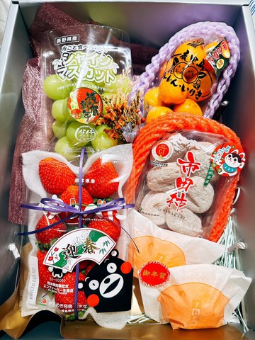 【帕查嬤嬤】《隱歲・琥珀光》--日本草莓〡柿餅〡金桔〡蜜柑〡麝香葡萄 ??〡年節精緻水果禮盒