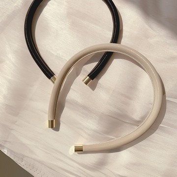 OB嚴選 韓國選品．質感素色PU皮革金屬髮箍 《XF0103》