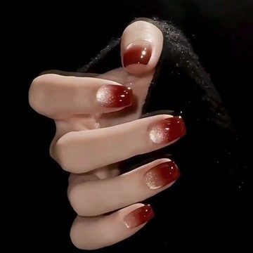 ✨台灣出貨✨ 新款穿戴甲短款酒紅色漸變玻璃珠貓眼新年高階氣質顯白美甲穿戴甲