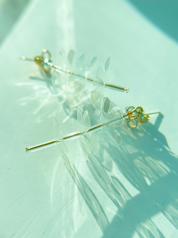 花花透明珠片耳環