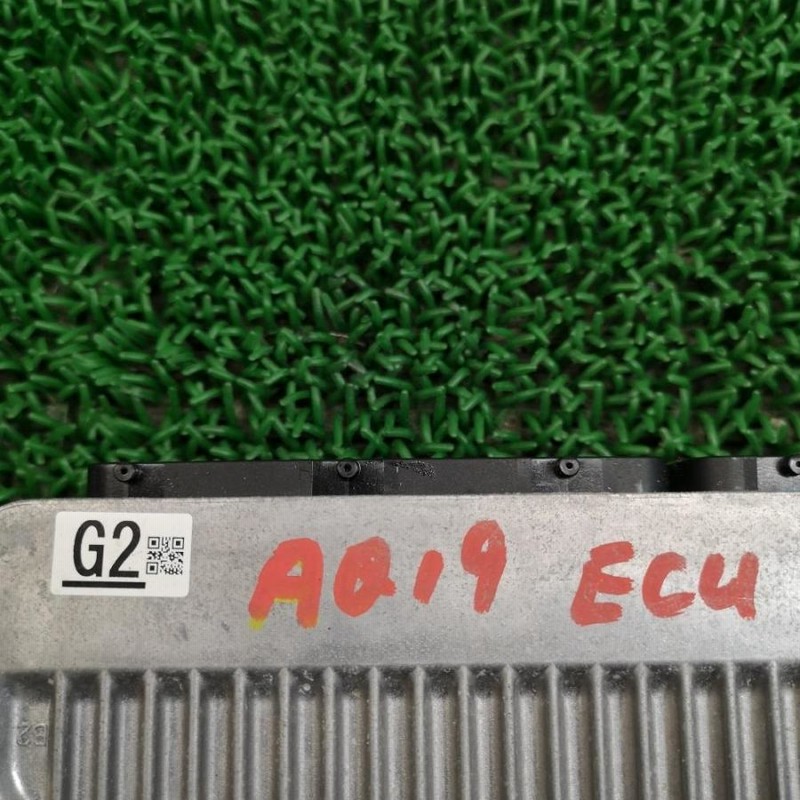 NHP10アクア ハイブリッドECU 配送 自動車・オートバイ