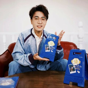 正版 王錚亮實體專輯 慢人理論 CD+海報+小卡+歌詞本唱片周邊