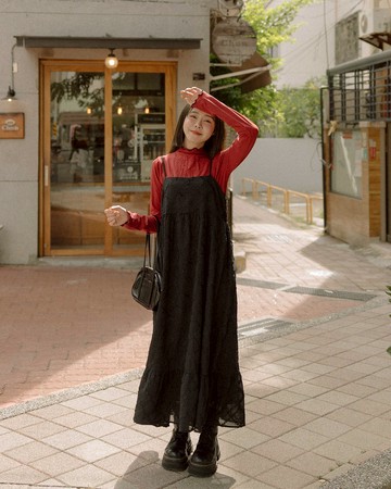 立體緹花造型細肩長洋裝 兩色售