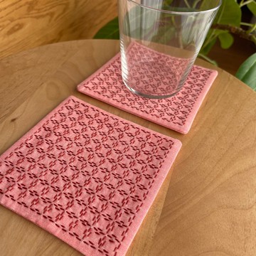 2 件套 Sashiko 杯墊，網格圖案，紅色，簡約，刺繡，禮物，可水洗，咖啡廳用品，咖啡，茶，廚房用品，布藝杯墊，小禮物，刺繡杯架