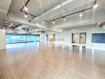 專任~巨城辦公室~高樓層景觀戶~雙平車~可立案｜新竹市東區民權路