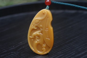 【龍仿古牌】 玉雕黃蠟石項鏈 / 饕餮掛件 闢邪擋禍吊墜