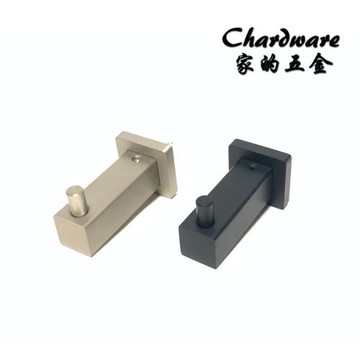 【家的五金】打孔 小方塊鋁合金掛衣鉤（毛絲銀.霧黑）(掛鉤.掛勾.衣帽掛鉤.浴室.廚房.衛浴.收納.工業風.衣鉤.置物勾)