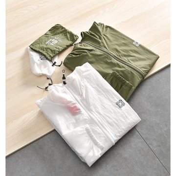 好穿不貴 立收納袋 外貿男士春夏薄款透氣防曬連帽皮膚衣夾克外套