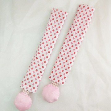 都是草莓-2款可選。捏捏樂安全帶保護套 / 安全帶口水巾