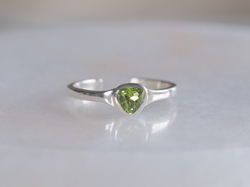 Peridot triangle ring 橄欖石 三角戒指 天然石 綠色 銀 三角