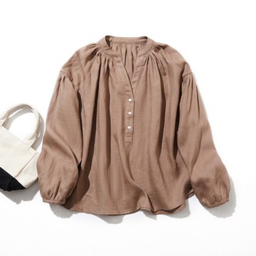 令人傾心，迷人廓形。法式亞麻襯衫 V領 抓褶襯衫 長袖 棕褐色 220903-1
