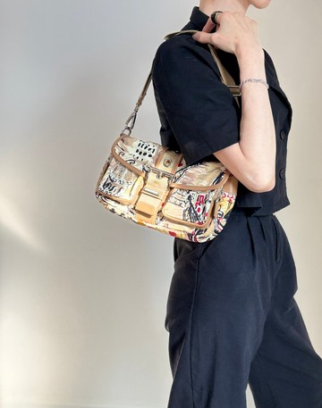 【日本直送 名牌中古包】PRADA 普拉達 肩背包 白色 棕色 前扣 帆布 半肩背包 z5zzj2