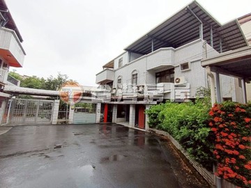 台屋思佳宜市名人巷小花園別墅-自有車庫、花園｜宜蘭縣宜蘭市農權路三段