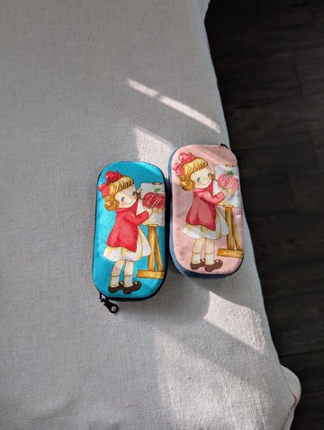 橢圓形小包藍色