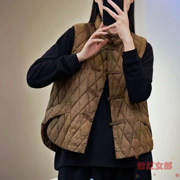 新中式女款立領馬夾寬松短款外穿菱格棉服馬甲小媽風中國風 大尺碼外套 冬天外套 韓版外套 氣質穿搭 秋冬外套
