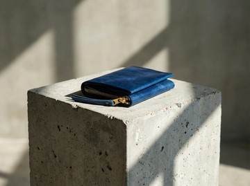 Signature 建築幾何系列 - 全手工縫製 L-zip 真皮短夾 極簡結構