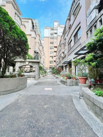中山醫震後紐約中央公園双車美別墅｜台中市南區德富路