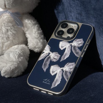 【Beautiful in White 02】銀框磨砂面 MagSafe iPhone手機殼