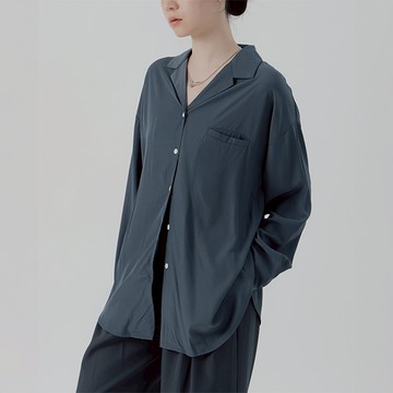 QUEENSHOP_F 簡約單口袋古巴領襯衫-灰藍 現+預 【01025666】