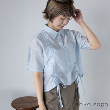 【ehka sopo】甜美雙抽繩綁帶排釦短版翻領襯衫