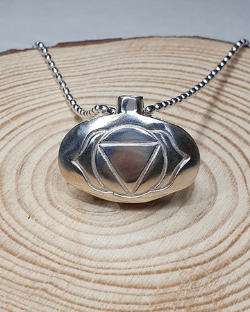 七脈輪999純銀擴香褂飾 眉心輪。第三眼