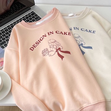 【太妮絲V450】現貨 過年現貨~蛋糕女孩印花大學踢 超可愛 衛衣 長袖上衣 學院風 保