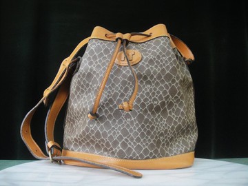 輝煌年代 OLD ERA _早期二手老包NINA RICCI皮革水桶包