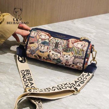 北包包原創小熊包包女2024新款時尚圓筒包百搭小眾斜挎包休閑女包