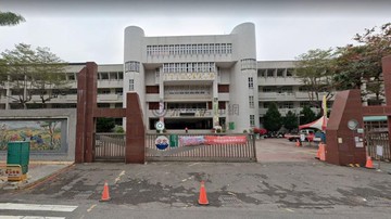 陽明國中樓中樓輕豪宅明亮大2房平車｜高雄市三民區義和路