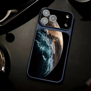 iPhone 仿皮質感保護殼 太空地球圖案 創意秒變大視窗 蘋果 18 17ProMax 16 15 14 防摔手機套