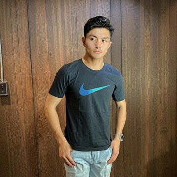 美國百分百【全新真品】Nike T恤 耐吉 短袖 上衣 T-shirt 運動休閒 大logo 深灰色 S號 G784