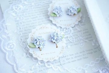 單一繡球花耳夾(耳針)