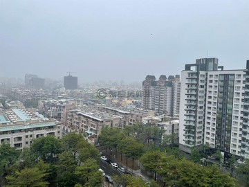 近文山特區高樓層景觀~台鐵正義車站~2房平車｜高雄市鳳山區文化西路