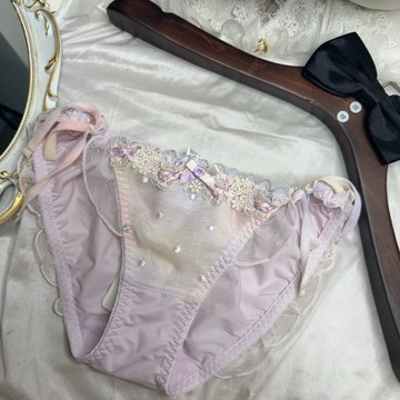 🌈快速出貨｜淡紫色 M 牛奶絲三角褲綁帶 辮子花片精品款