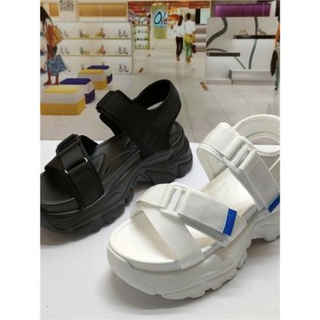 厚底運動涼鞋女2023年夏季新款時尚網紅學生魔術貼露趾防滑沙灘鞋