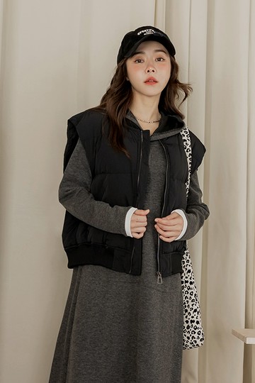 假兩件磨毛飾釦大口袋連帽長洋裝