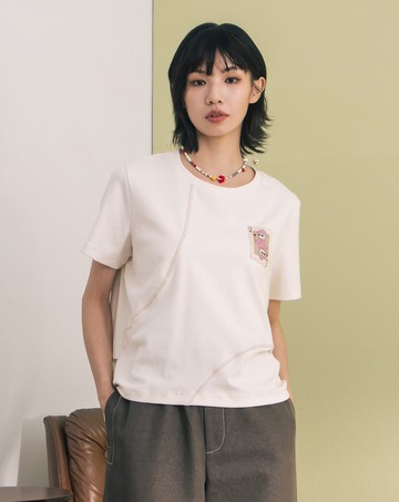 涼感天絲造型弧線偵探奶奶印花T恤(兩色)