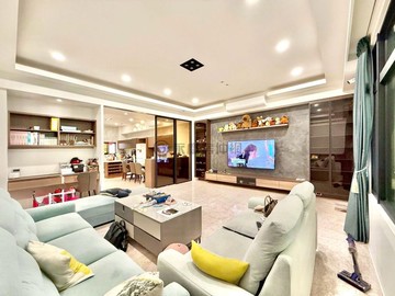 登發仁雄商圈｜超大地坪大面寬輕屋齡臨路電梯四車墅｜高雄市仁武區仁忠三街